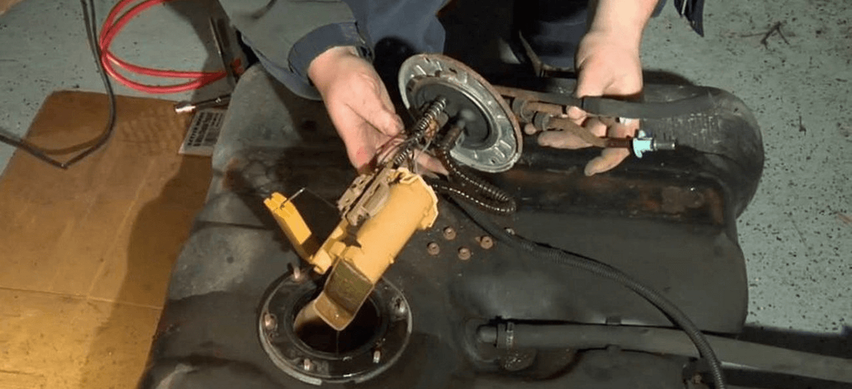 تعویض پمپ بنزین خودرو